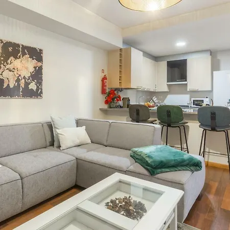 Luxurious Flat With Balcony & Garage Διαμέρισμα Βίλα Νόβα ντε Γκάια
