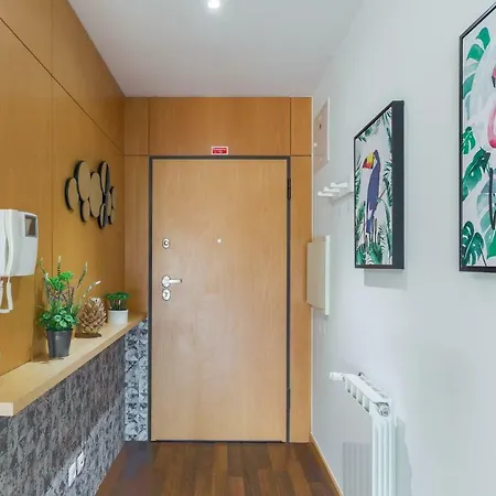 Διαμέρισμα Luxurious Flat With Balcony & Garage